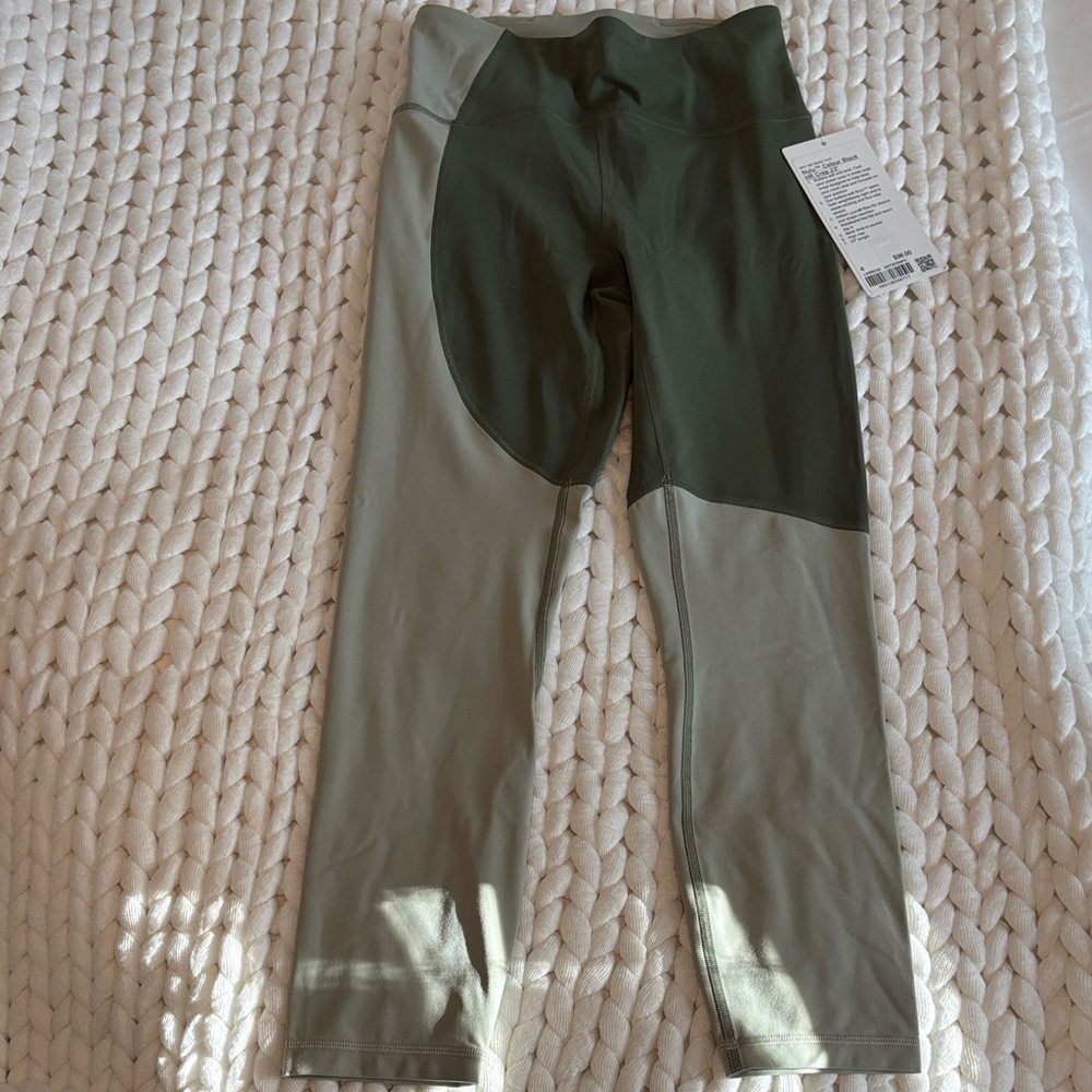 NWT Lululemon 23” Legging
